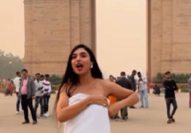 viral video kolkata model india gate